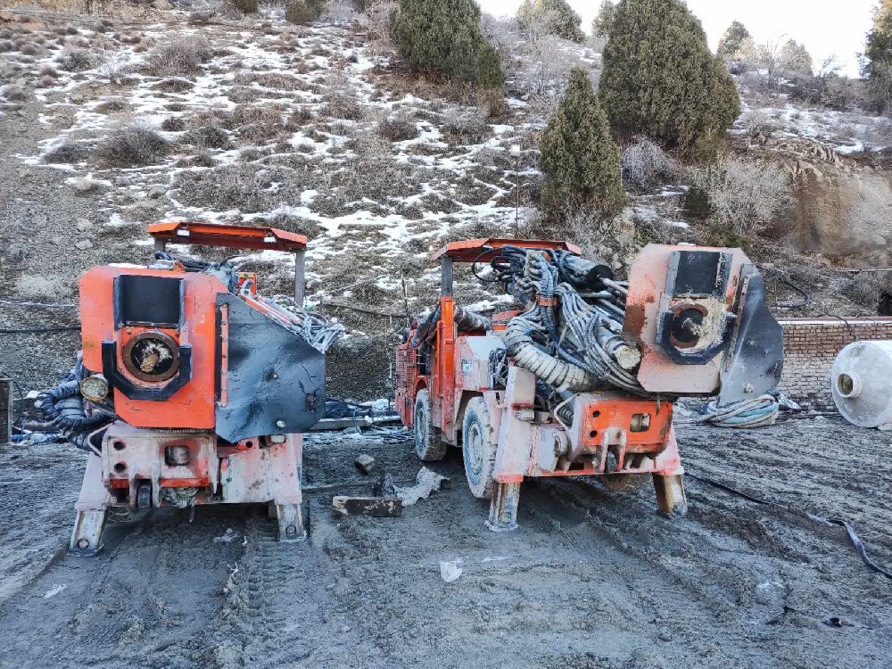 地下采矿装备，，隧道凿岩台车，，掘进钻车，，地下工程设备案例-MG不朽情缘--官网-MG不朽情缘机械_掘进凿岩台车_混凝土湿喷台车_扒渣机-MG不朽情缘