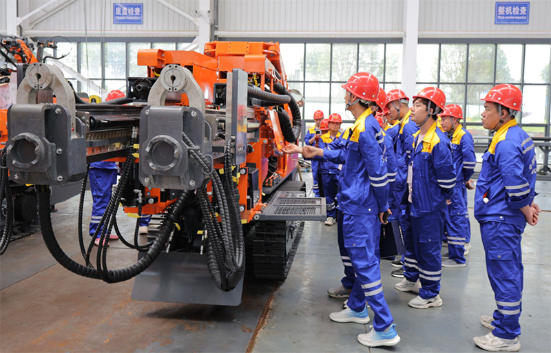 同“鑫”共绘“煤”景 | MG不朽情缘&中煤矿建专场操作手培训班圆满结业-售后培训-MG不朽情缘--官网-MG不朽情缘机械_掘进凿岩台车_混凝土湿喷台车_扒渣机-MG不朽情缘