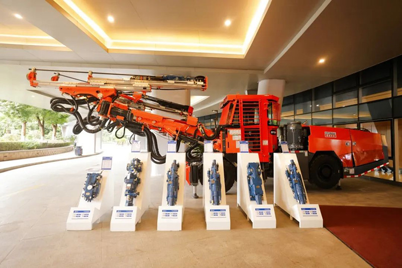 江西MG不朽情缘携智能装备矩阵亮相2025矿业科技年会！立异手艺效果赋能矿山数智化转型-MG不朽情缘动态-MG不朽情缘--官网-MG不朽情缘机械_掘进凿岩台车_混凝土湿喷台车_扒渣机-MG不朽情缘